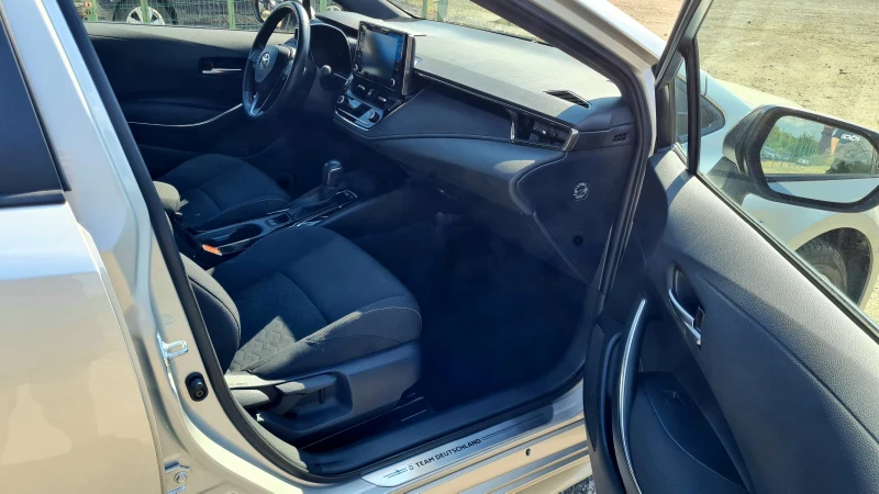 Toyota Corolla 1.8Hibrid TEAM DEUTSCHLAND, снимка 11 - Автомобили и джипове - 51264246