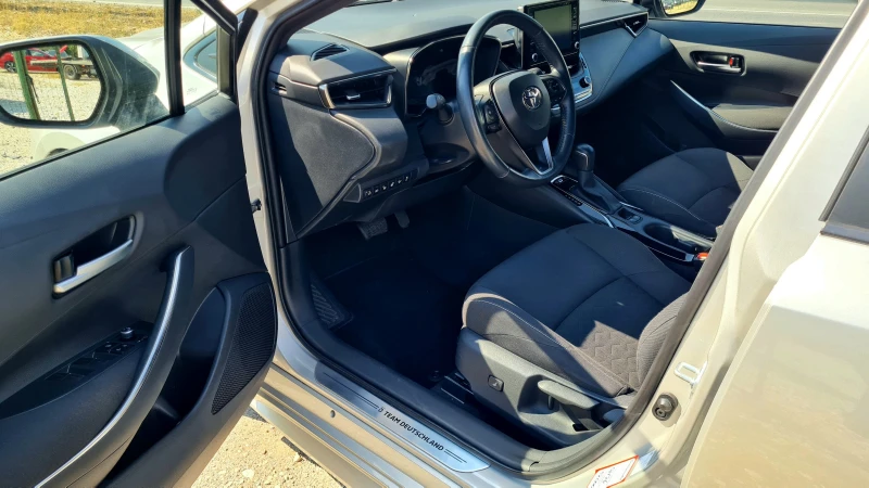 Toyota Corolla 1.8Hibrid TEAM DEUTSCHLAND, снимка 5 - Автомобили и джипове - 51264246
