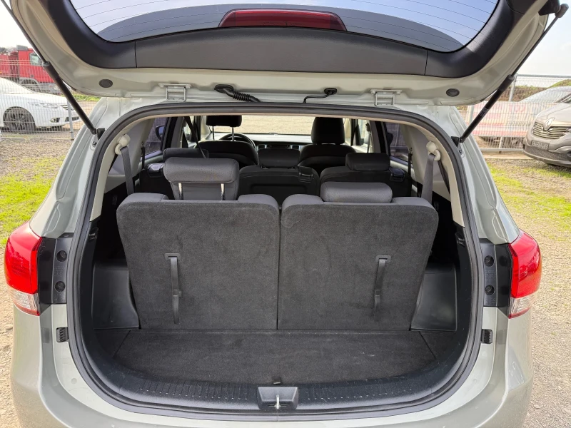 Kia Carens 2.0i CH Automat Navi 7m, снимка 7 - Автомобили и джипове - 52518900