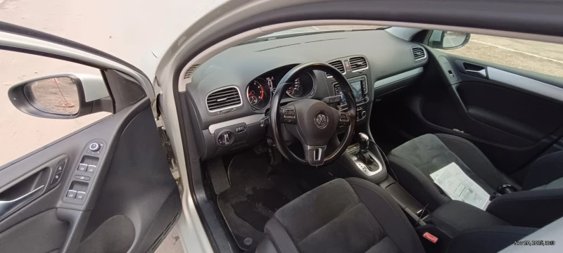 VW Golf, снимка 7 - Автомобили и джипове - 52614612