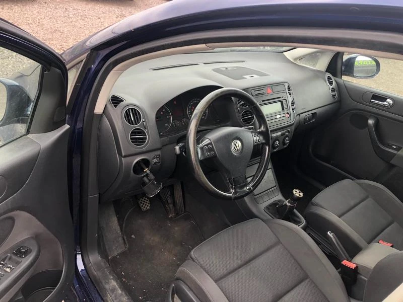 VW Golf Plus 2,0 тди На части, снимка 4 - Автомобили и джипове - 34595911