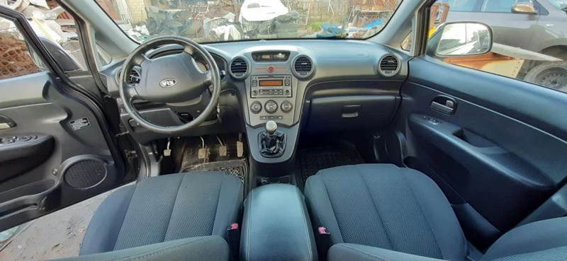 Kia Carens 2.0 crdi, снимка 13 - Автомобили и джипове - 47403347