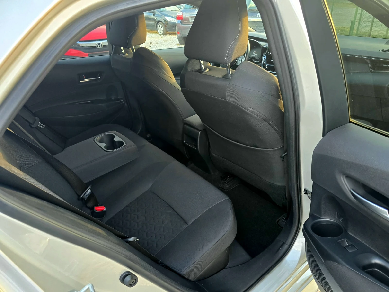 Toyota Corolla 1.8Hibrid TEAM DEUTSCHLAND | Mobile.bg   15