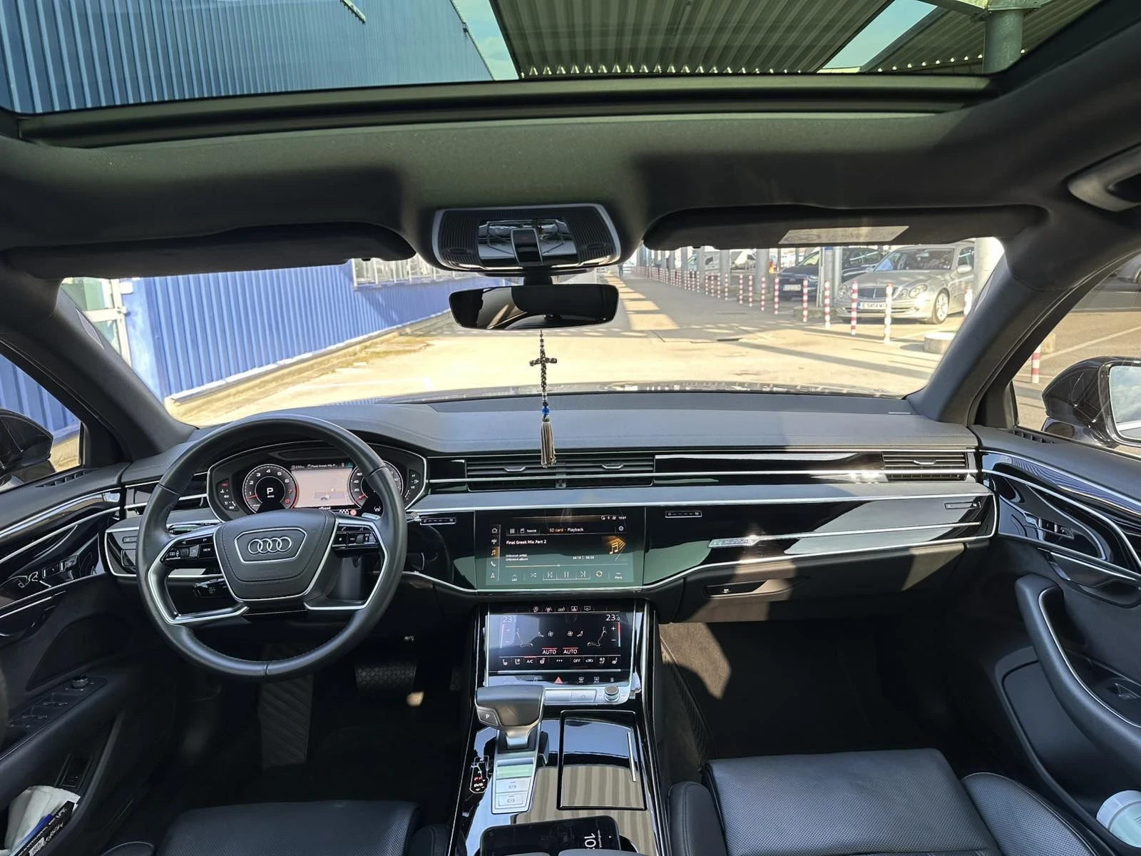 Audi A8 5.0 TFSI - изображение 10
