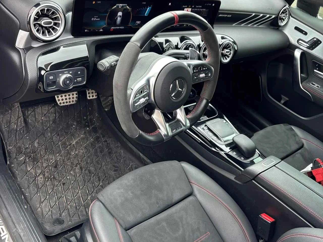 Mercedes-Benz A 35  AMG /DISTRONIC/360/PANO, снимка 5 - Автомобили и джипове - 53953558