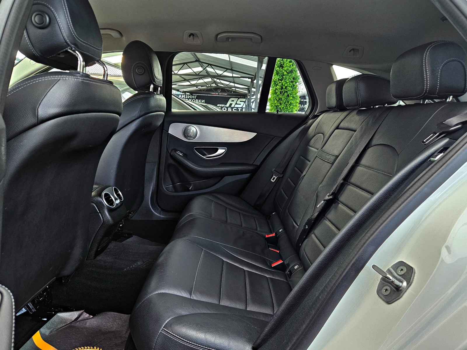 Mercedes-Benz C 220 AMG/4MAT/SHADOW LINE/GERMANY/CAMERA/AMBIENT/AIRMAT, снимка 16 - Автомобили и джипове - 54087520