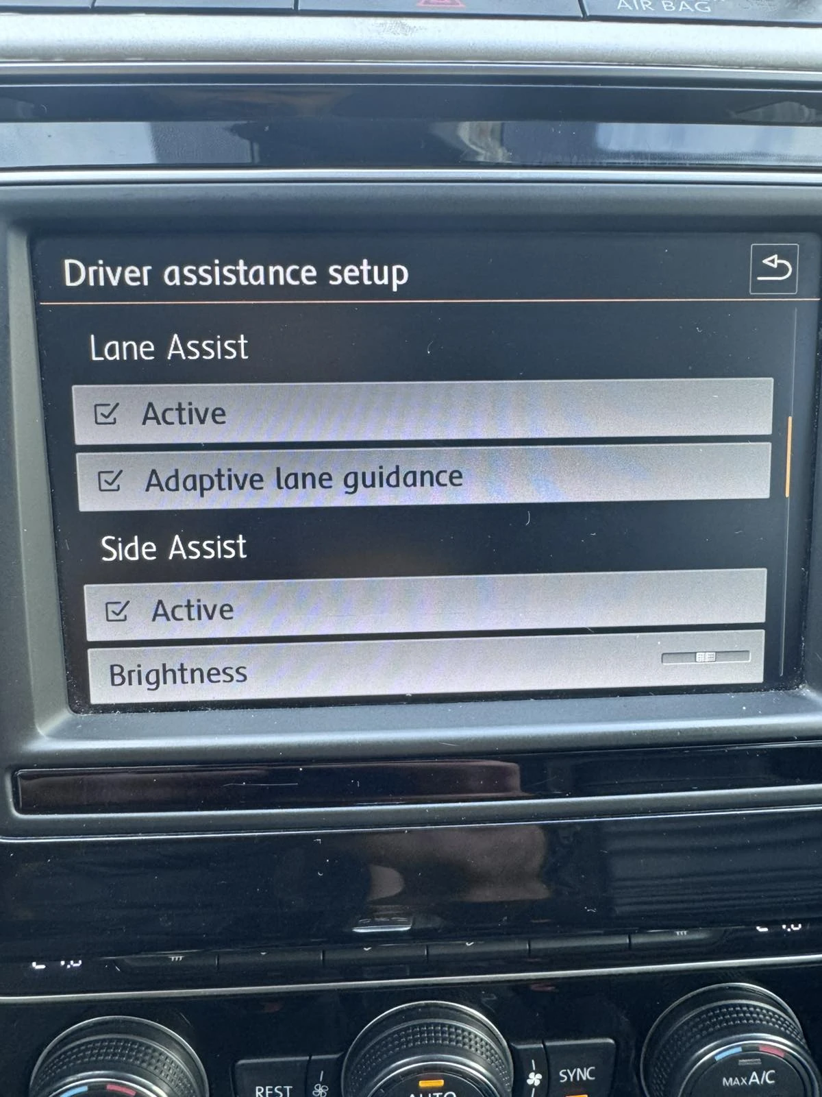 VW Passat, снимка 11 - Автомобили и джипове - 54228678