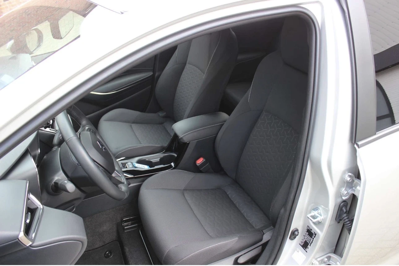 Suzuki Swace 1.8 хибрид 140кс, снимка 6 - Автомобили и джипове - 54510315