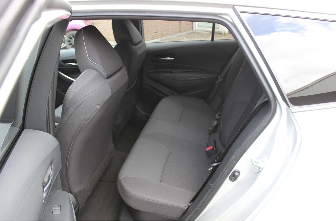 Suzuki Swace 1.8 хибрид 140кс, снимка 7 - Автомобили и джипове - 54510315