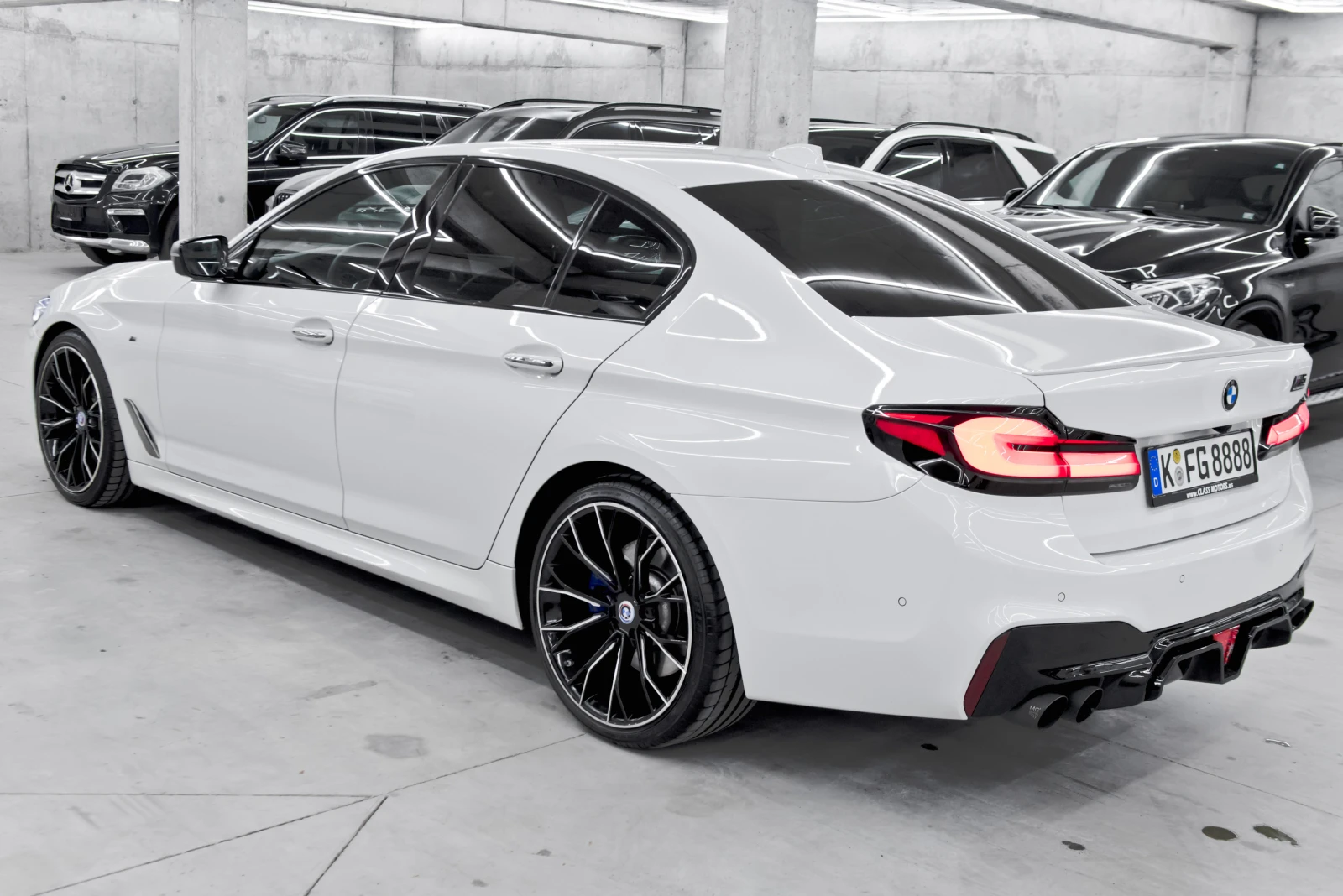BMW 550 М550i* Stage2* Facelift M5 пакет, снимка 5 - Автомобили и джипове - 54910471