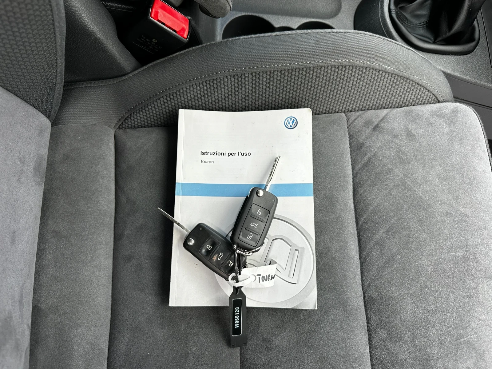 VW Touran 2.0TDi-HIGHLINE-НАВИ-ВЕЛУР-КЛИМАТРОНИК-ФУЛЛ-ТОП, снимка 17 - Автомобили и джипове - 54978046