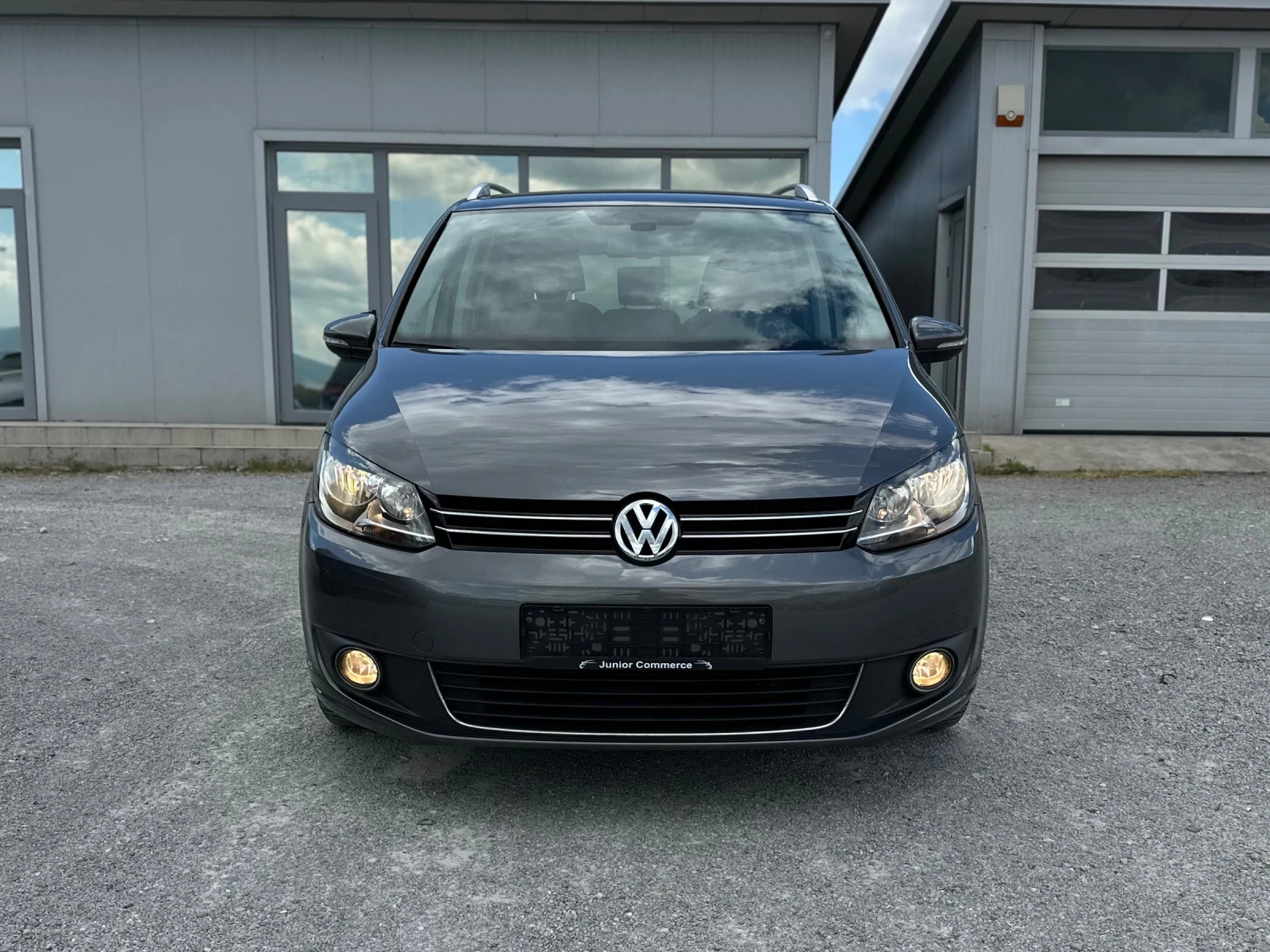 VW Touran 2.0TDi-HIGHLINE-НАВИ-ВЕЛУР-КЛИМАТРОНИК-ФУЛЛ-ТОП, снимка 2 - Автомобили и джипове - 54978046