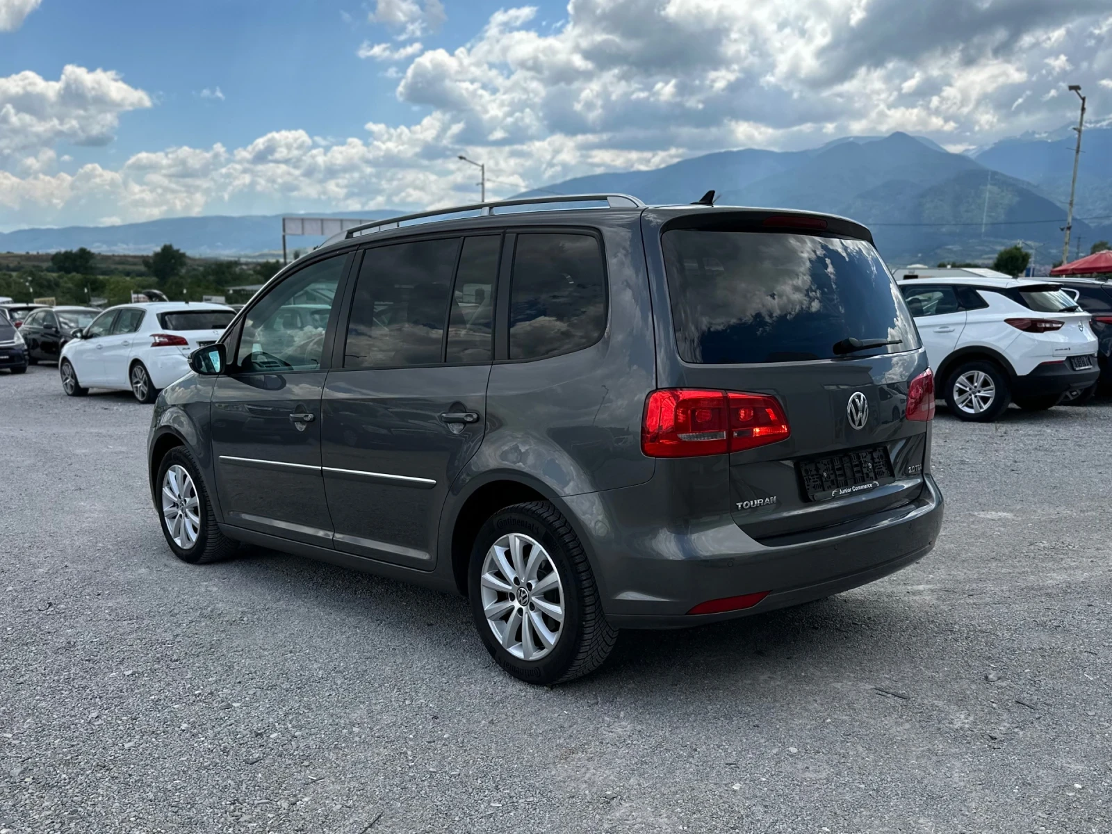 VW Touran 2.0TDi-HIGHLINE-НАВИ-ВЕЛУР-КЛИМАТРОНИК-ФУЛЛ-ТОП, снимка 4 - Автомобили и джипове - 54978046