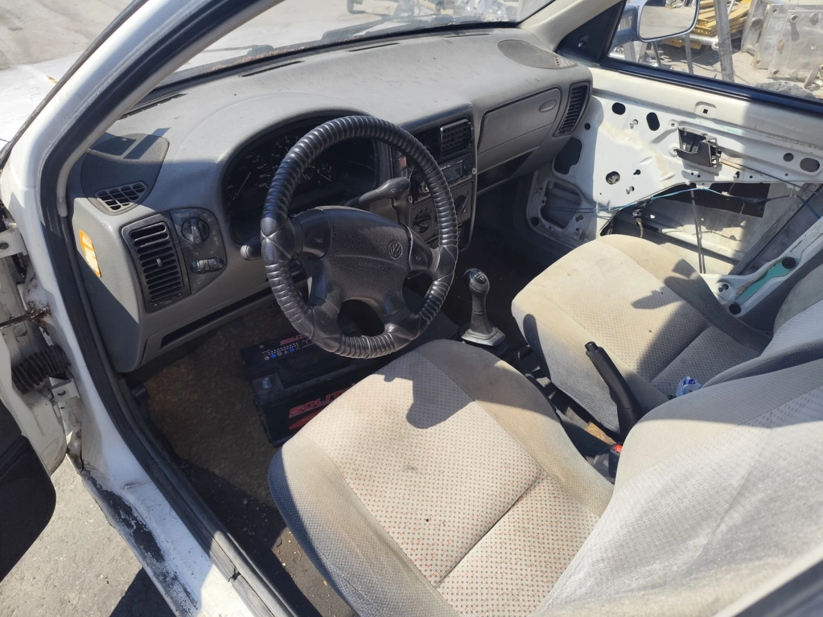 VW Caddy 1.9SDI, снимка 5 - Автомобили и джипове - 55198385