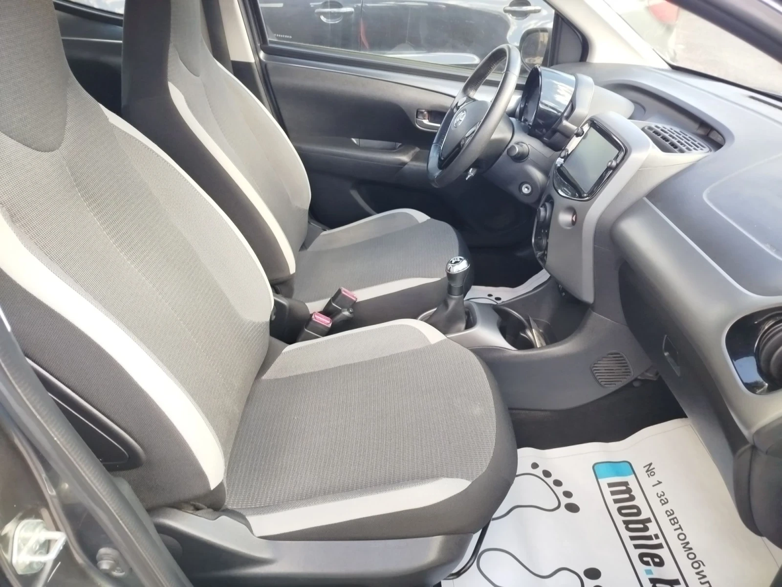 Toyota Aygo 42хил.км., снимка 11 - Автомобили и джипове - 56198815