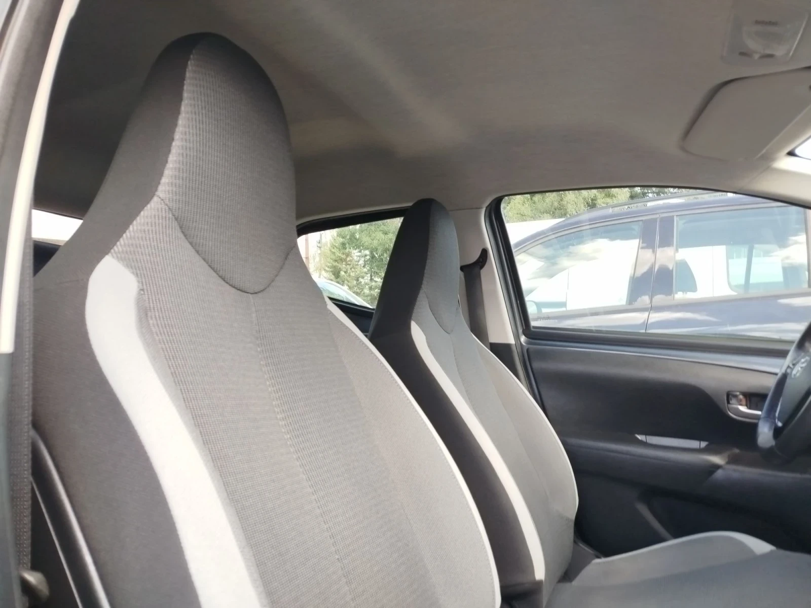 Toyota Aygo 42хил.км., снимка 12 - Автомобили и джипове - 56198815