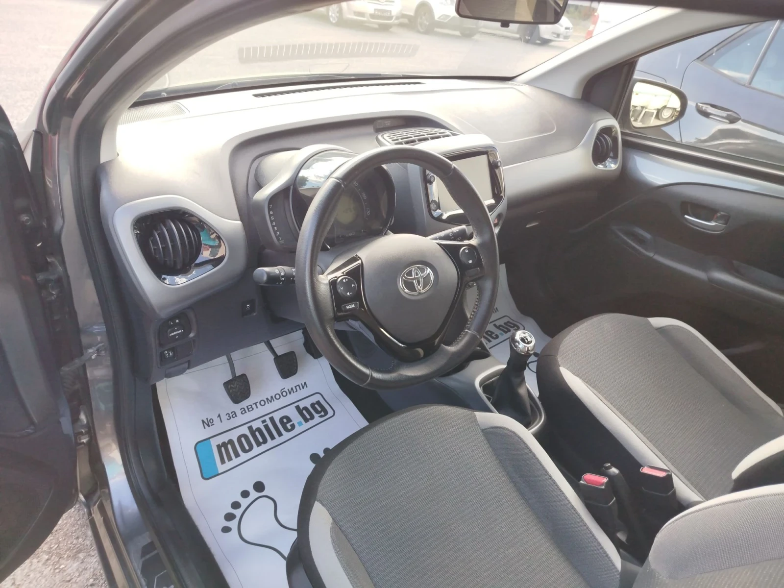 Toyota Aygo 42хил.км., снимка 8 - Автомобили и джипове - 56198815