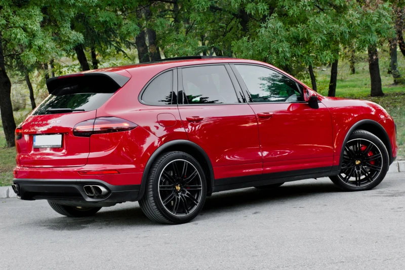 Porsche Cayenne TURBO 550кс, снимка 7 - Автомобили и джипове - 47388311