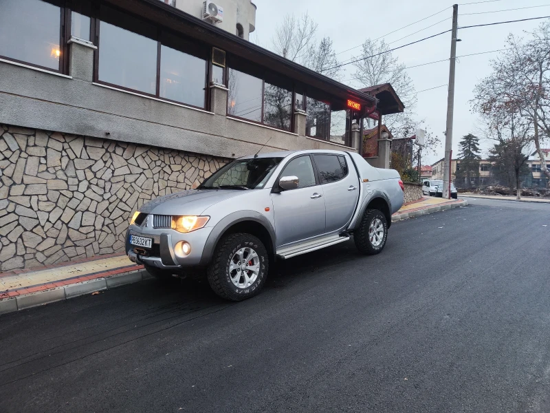 Mitsubishi L200, снимка 6 - Автомобили и джипове - 48283752