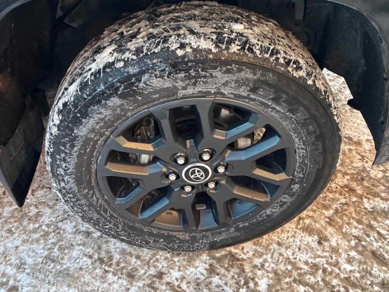 Toyota Tundra * Platinum Hybrid * CARFAX * БЕЗ ПЪРВОНАЧАЛНА ВНОС, снимка 7 - Автомобили и джипове - 52912415