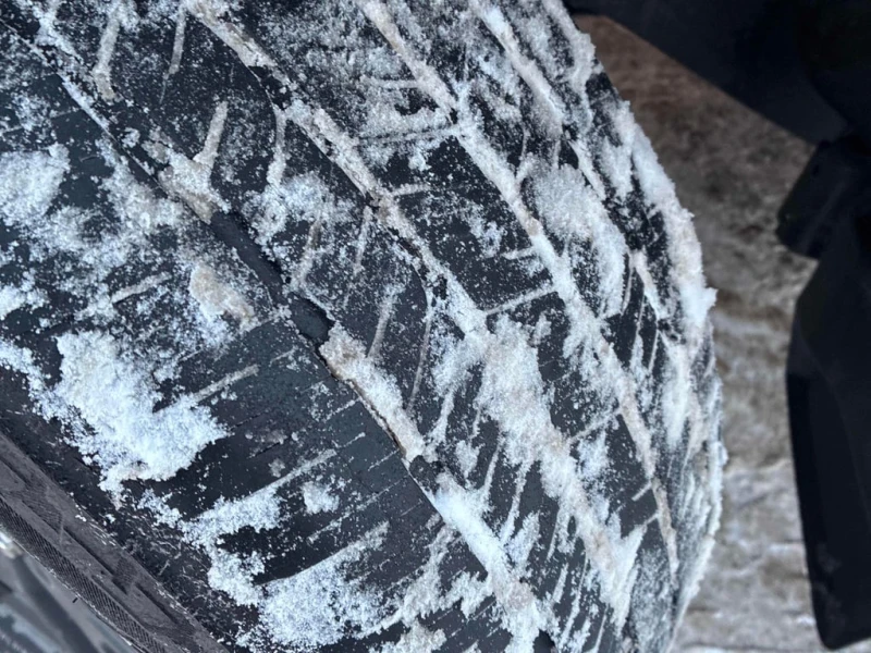 Toyota Tundra * Platinum Hybrid * CARFAX * БЕЗ ПЪРВОНАЧАЛНА ВНОС, снимка 13 - Автомобили и джипове - 52912415