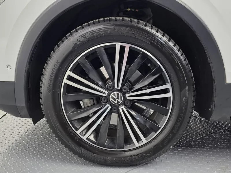 VW Tiguan 2.0 Tdi Premium, снимка 5 - Автомобили и джипове - 55748393
