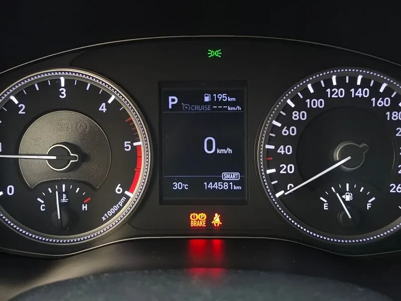 Hyundai Santa fe 2.0 2WD PREMIUM, снимка 8 - Автомобили и джипове - 56293351