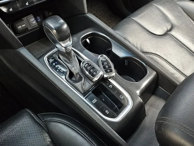 Hyundai Santa fe 2.0 2WD PREMIUM, снимка 9 - Автомобили и джипове - 56293351
