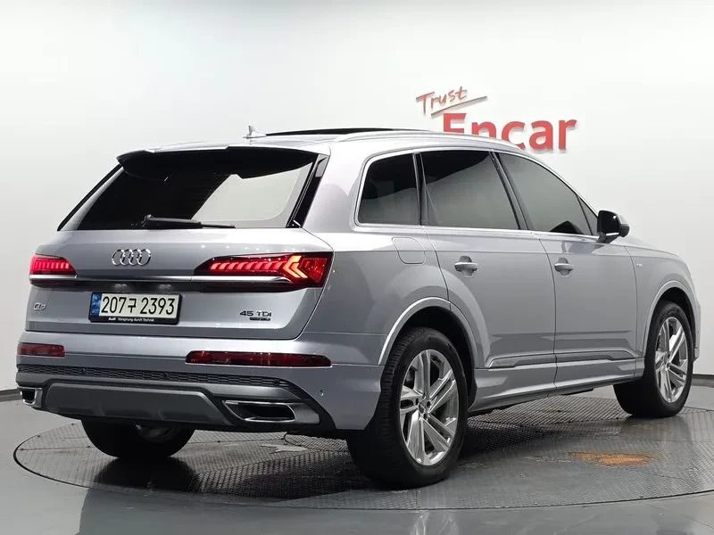 Audi Q7 45 TDI Quattro/ PANO/ 360/ HEAD UP/ DIST/ ОБДУХВ