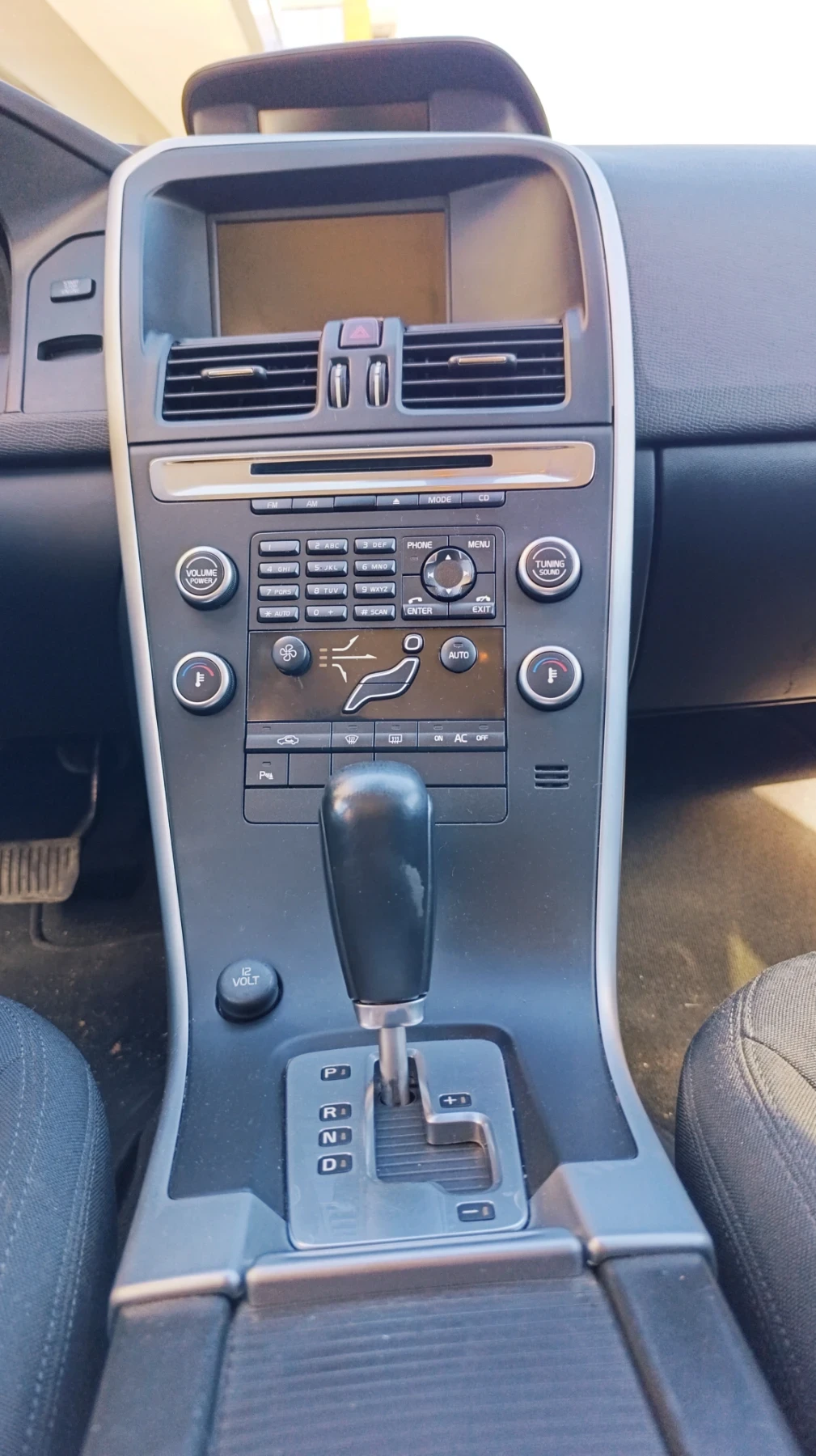 Volvo XC60 D3 Нидерландия, снимка 9 - Автомобили и джипове - 54198560