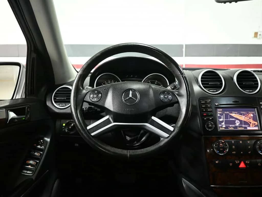 Mercedes-Benz ML 350 * CARFAX * ЦЕНА ДО БГ, снимка 12 - Автомобили и джипове - 54591386
