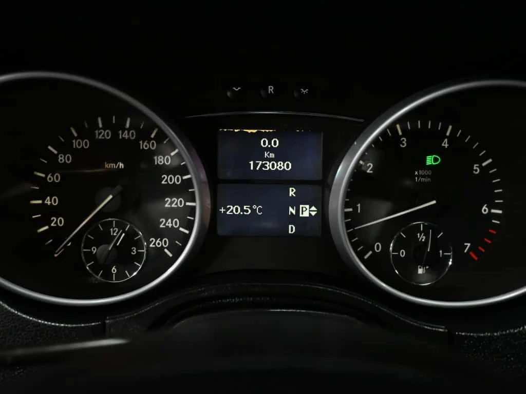 Mercedes-Benz ML 350 * CARFAX * ЦЕНА ДО БГ, снимка 13 - Автомобили и джипове - 54591386