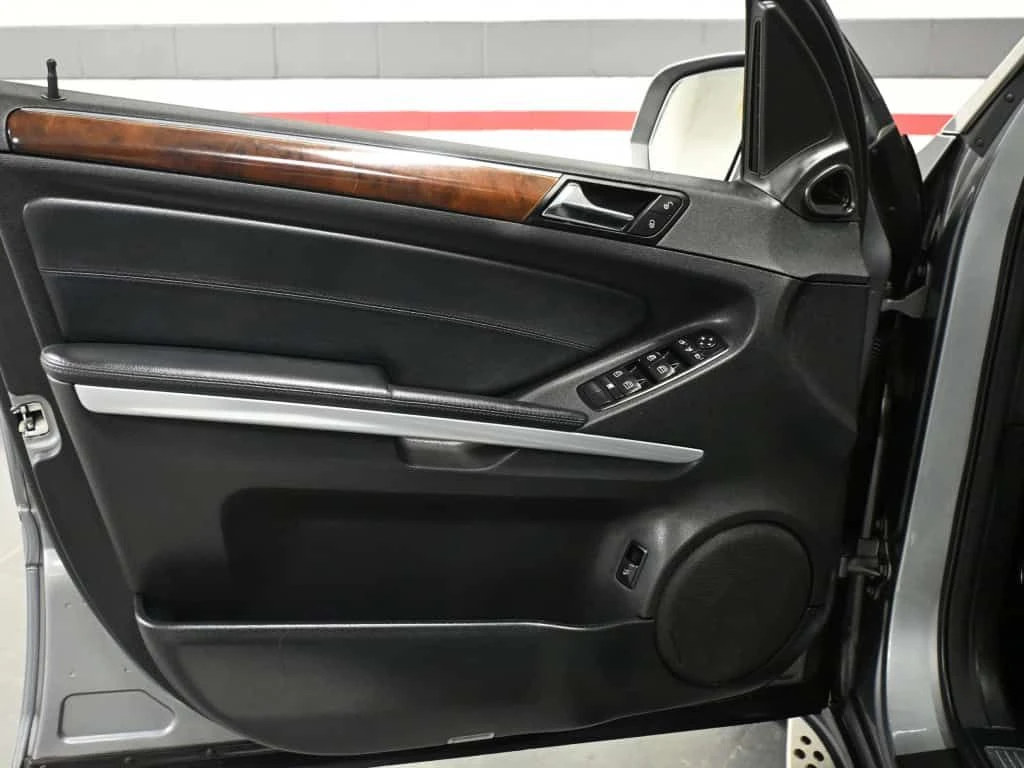 Mercedes-Benz ML 350 * CARFAX * ЦЕНА ДО БГ, снимка 11 - Автомобили и джипове - 54591386
