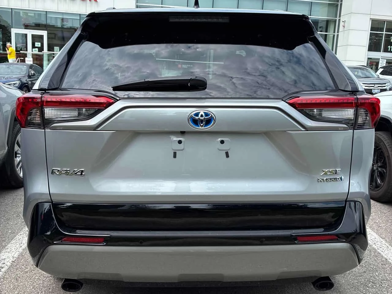 Toyota Rav4 Hybrid XSE  CARFAX, снимка 4 - Автомобили и джипове - 54874022