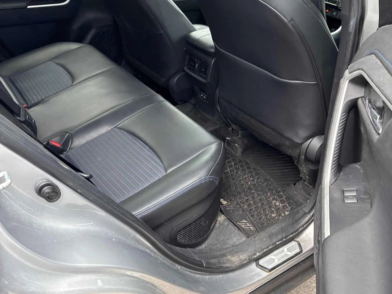 Toyota Rav4 Hybrid XSE  CARFAX, снимка 13 - Автомобили и джипове - 54874022