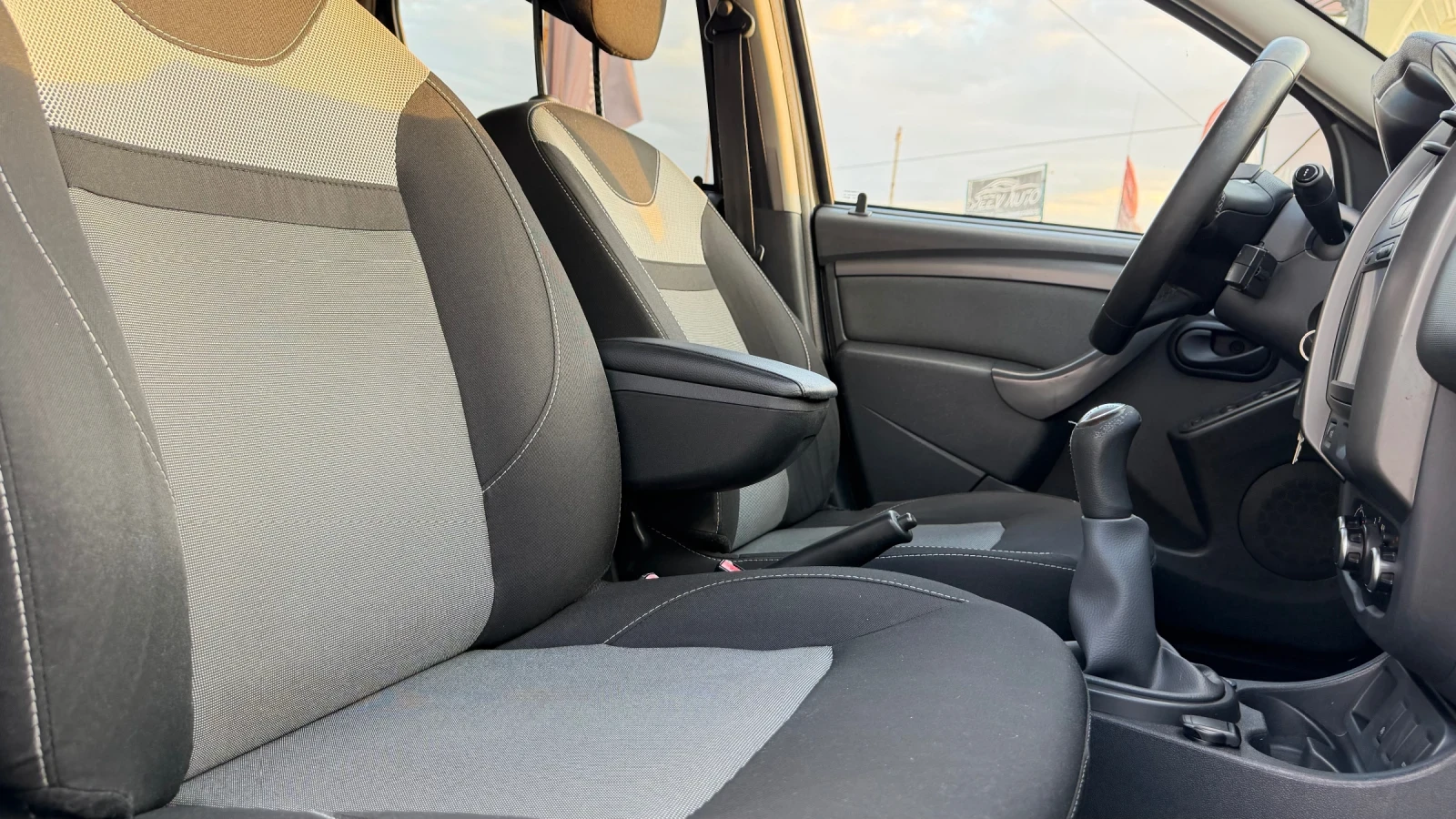 Dacia Duster 1.6 Нисан, камера, нави, автопилот, евро6, снимка 10 - Автомобили и джипове - 55682902