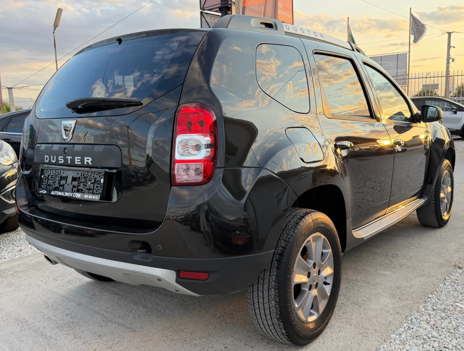 Dacia Duster 1.6 Нисан, камера, нави, автопилот, евро6, снимка 4 - Автомобили и джипове - 55682902