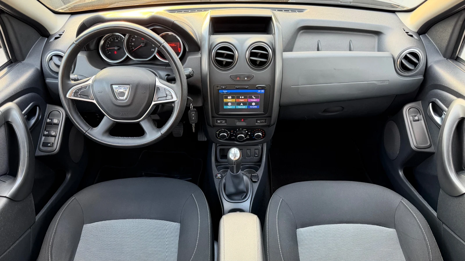 Dacia Duster 1.6 Нисан, камера, нави, автопилот, евро6, снимка 8 - Автомобили и джипове - 55682902