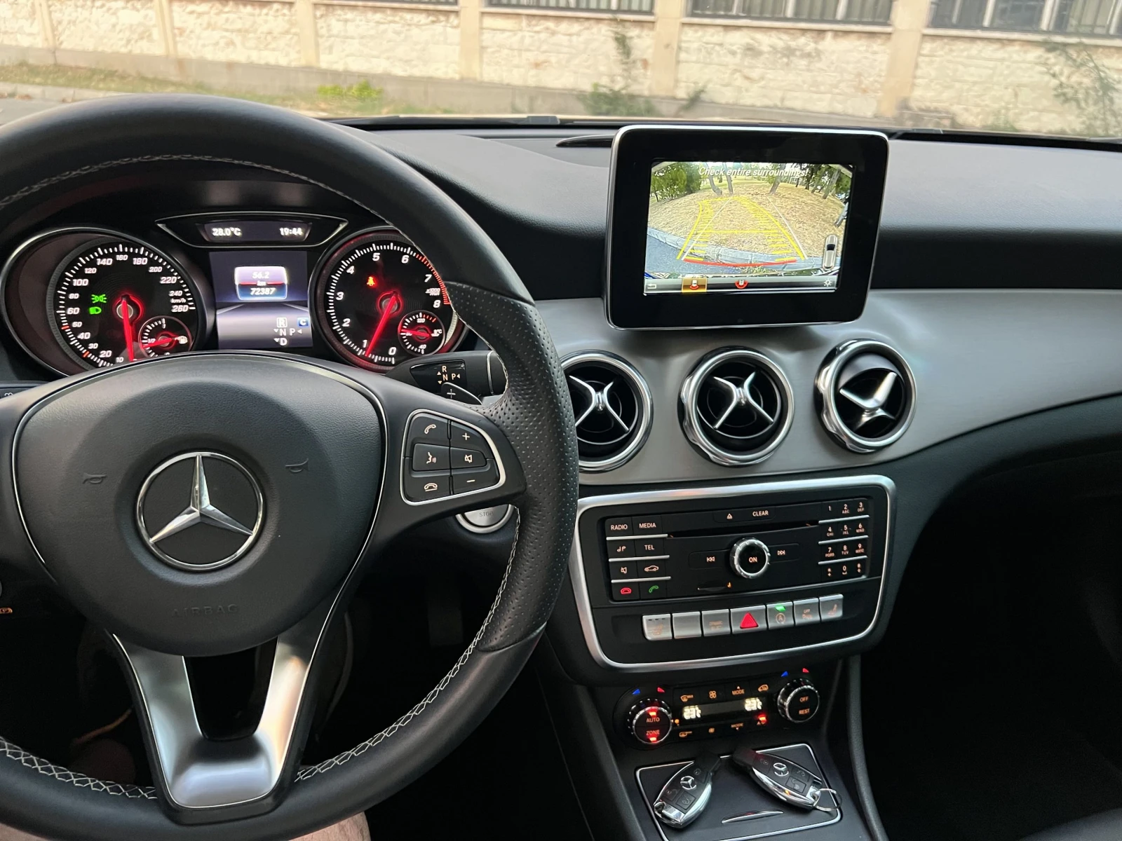 Mercedes-Benz GLA 220  , снимка 12 - Автомобили и джипове - 55879428