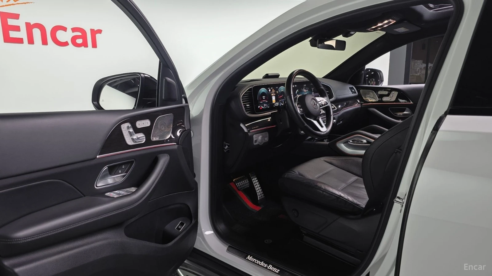 Mercedes-Benz GLE 400 AMG Line| AMG DISP| AIR| DISTRO| ОБДУХ| 360| HUD| , снимка 9 - Автомобили и джипове - 56135866