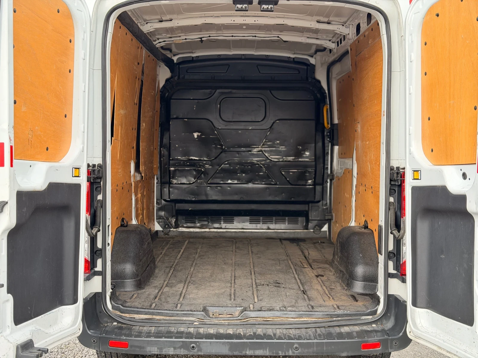 Ford Transit 2.0 TDCI 131 Service story Euro-6B | Mobile.bg � ����������� 12