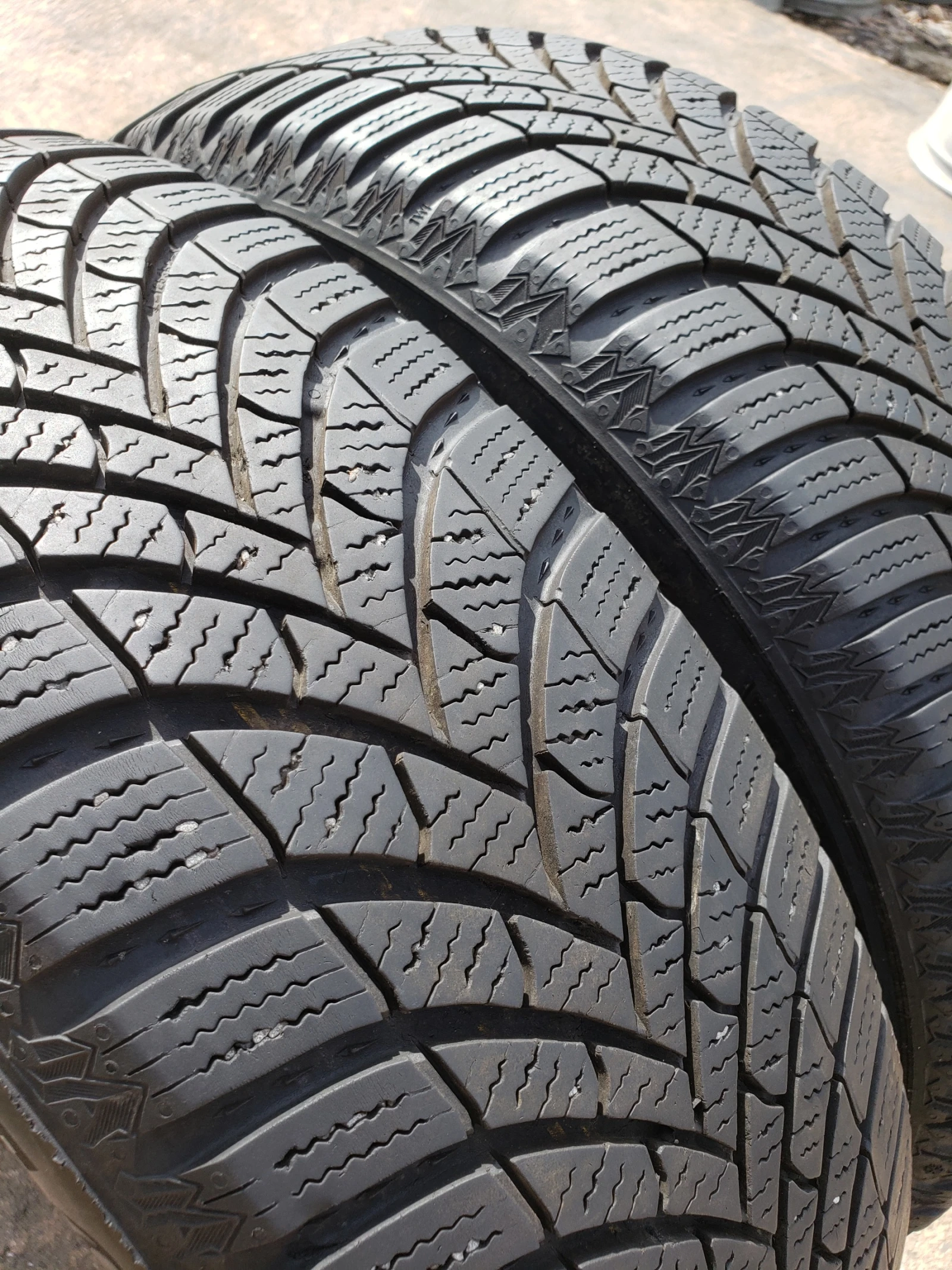 Гуми Зимни 185/65R15, снимка 3 - Гуми и джанти - 56083156