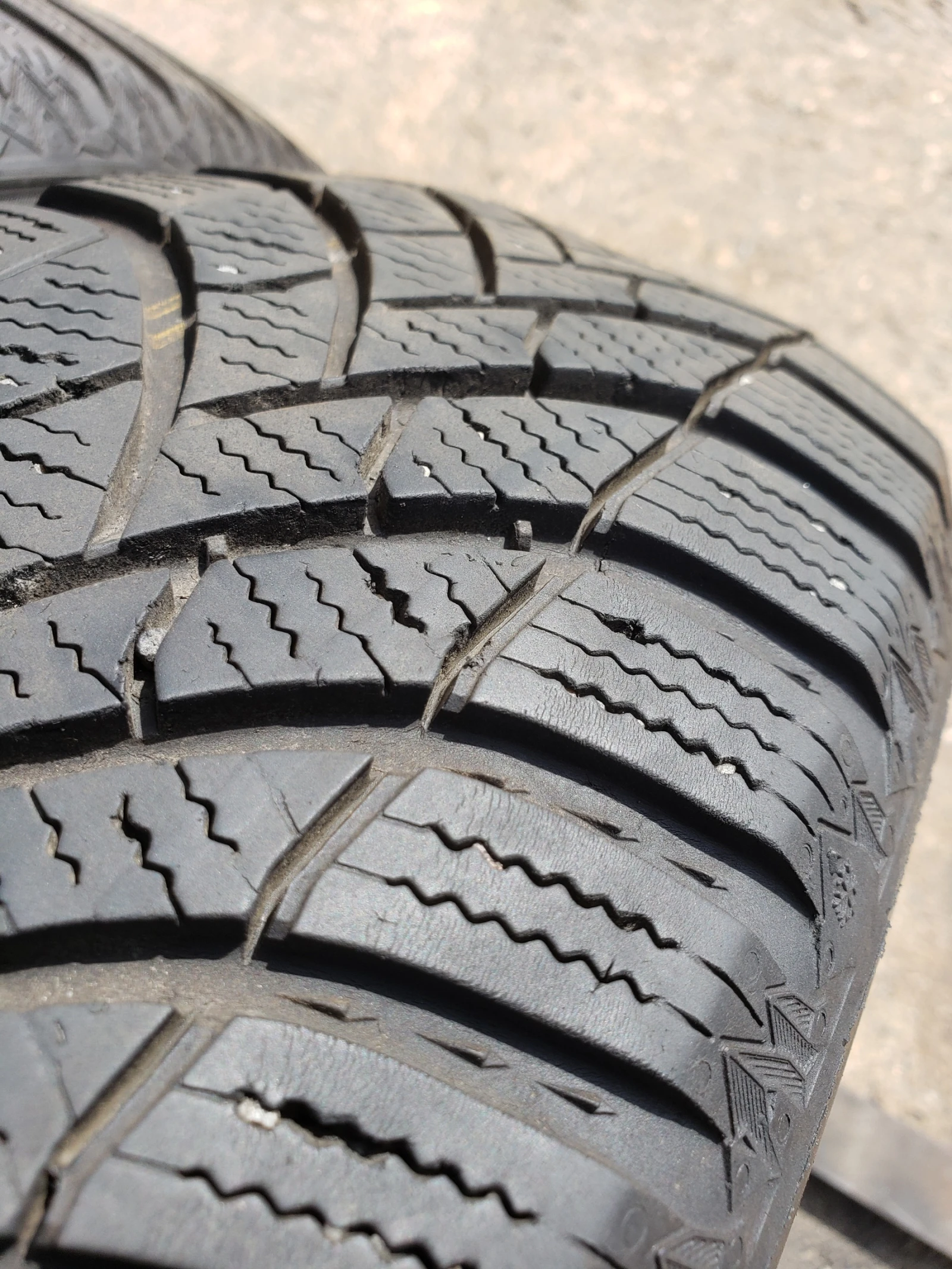 Гуми Зимни 185/65R15, снимка 5 - Гуми и джанти - 56083156