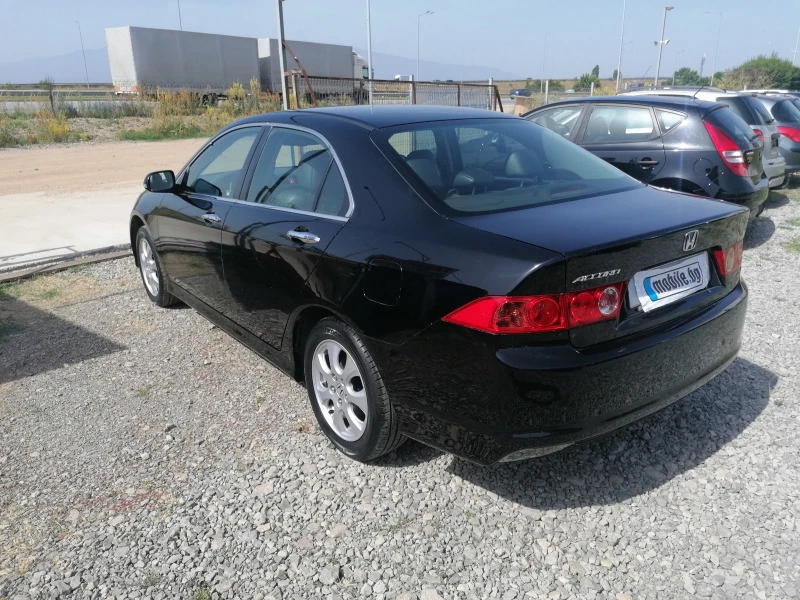 Honda Accord 2.0VTEC sport, снимка 8 - Автомобили и джипове - 46304539