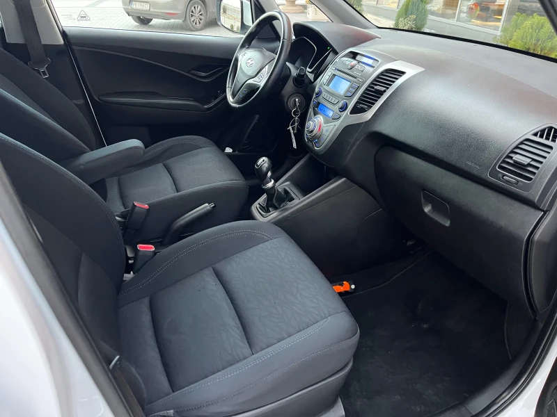 Hyundai Ix20 1.4 климатроник, снимка 13 - Автомобили и джипове - 48482923