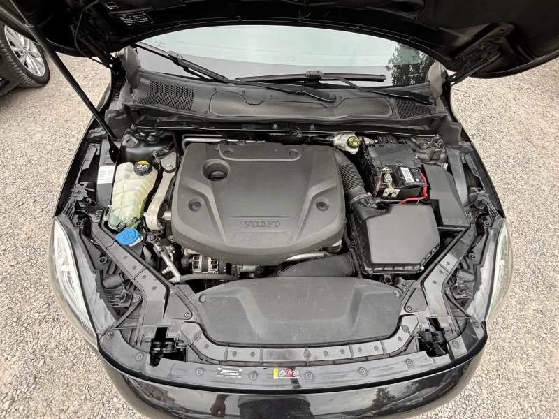 Volvo V40 2.0 D2, снимка 16 - Автомобили и джипове - 51375831