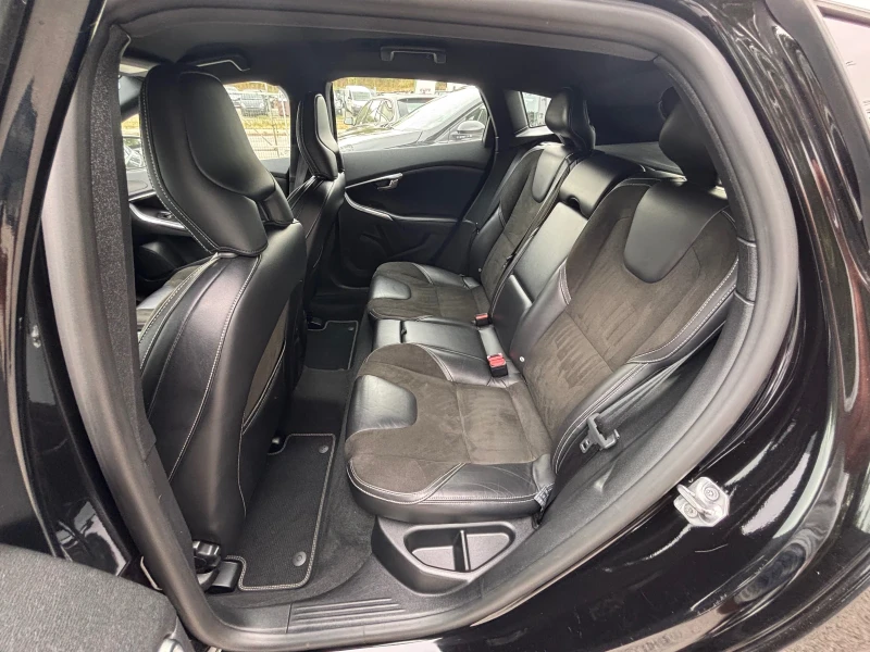 Volvo V40 2.0 D2, снимка 11 - Автомобили и джипове - 51375831