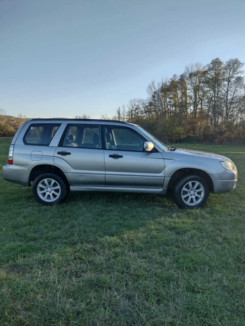 Subaru Forester 2.0i, снимка 6 - Автомобили и джипове - 52426047