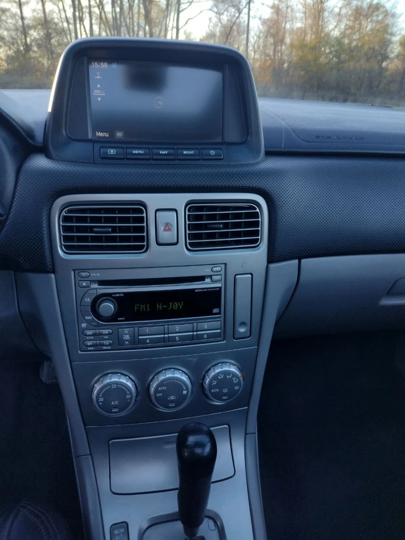 Subaru Forester 2.0i, снимка 11 - Автомобили и джипове - 52426047