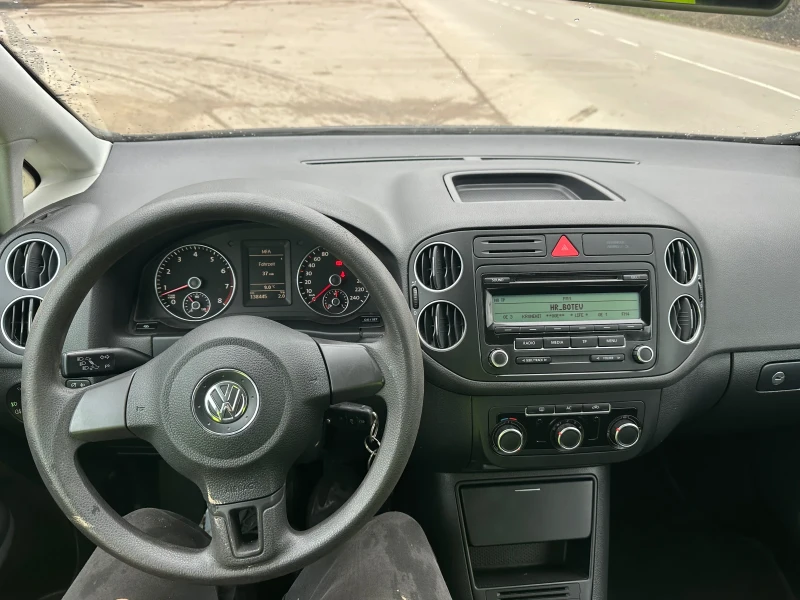 VW Golf Plus 1.2TFSI 105 kc, снимка 15 - Автомобили и джипове - 52697371